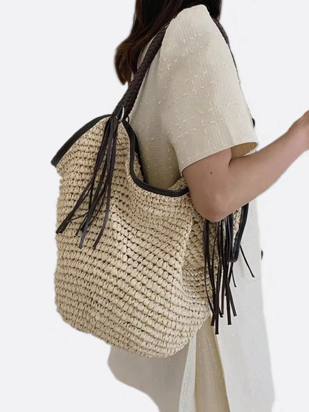 Sac Besace Tressé en Paille avec Franges et Bretelles en Cuir
