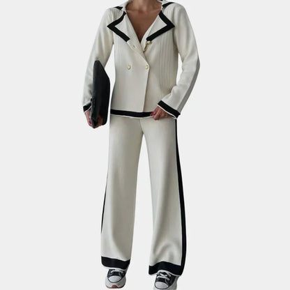 Tenue Décontractée Femme : Top Court et Pantalon Jogging Doux