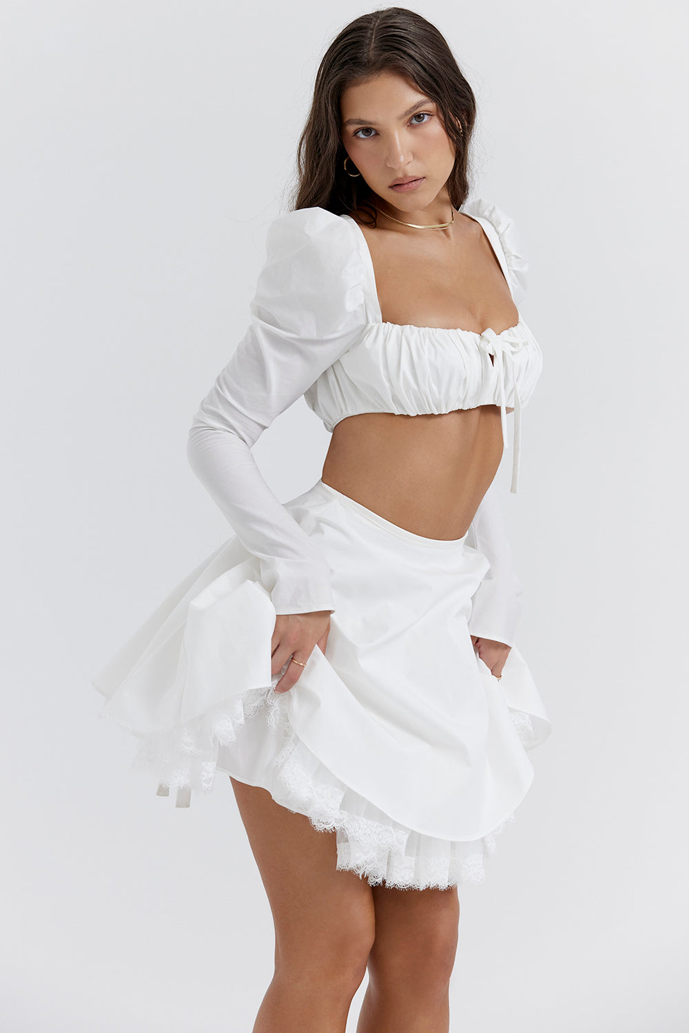 Robe Blanche Été avec Puff Manches Courtes et Jupon