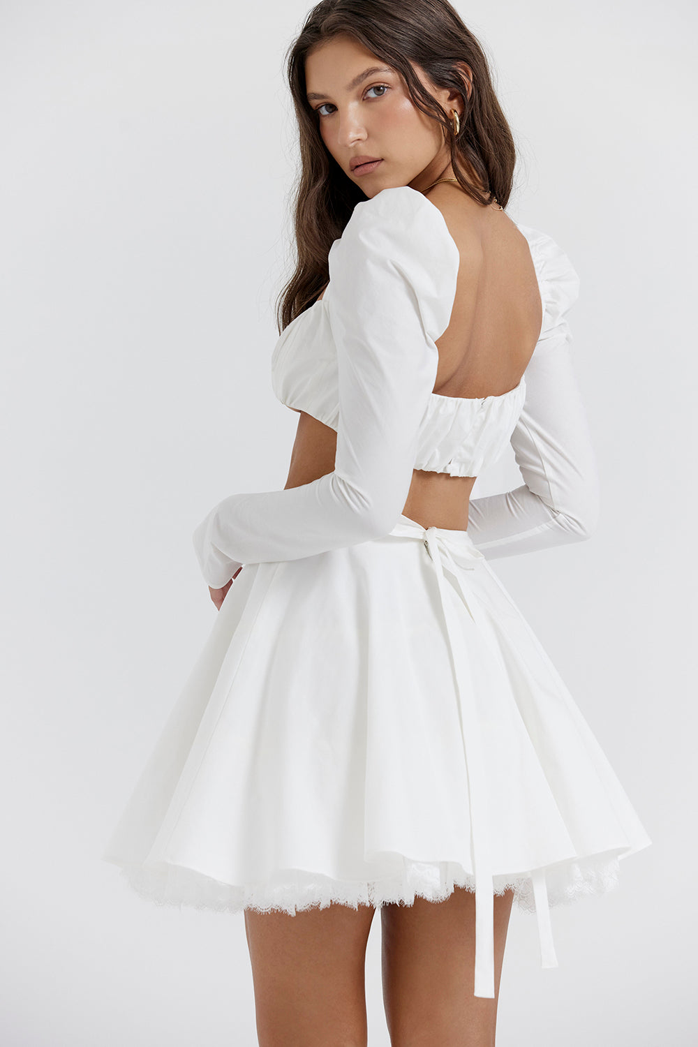 Robe Blanche Été avec Puff Manches Courtes et Jupon