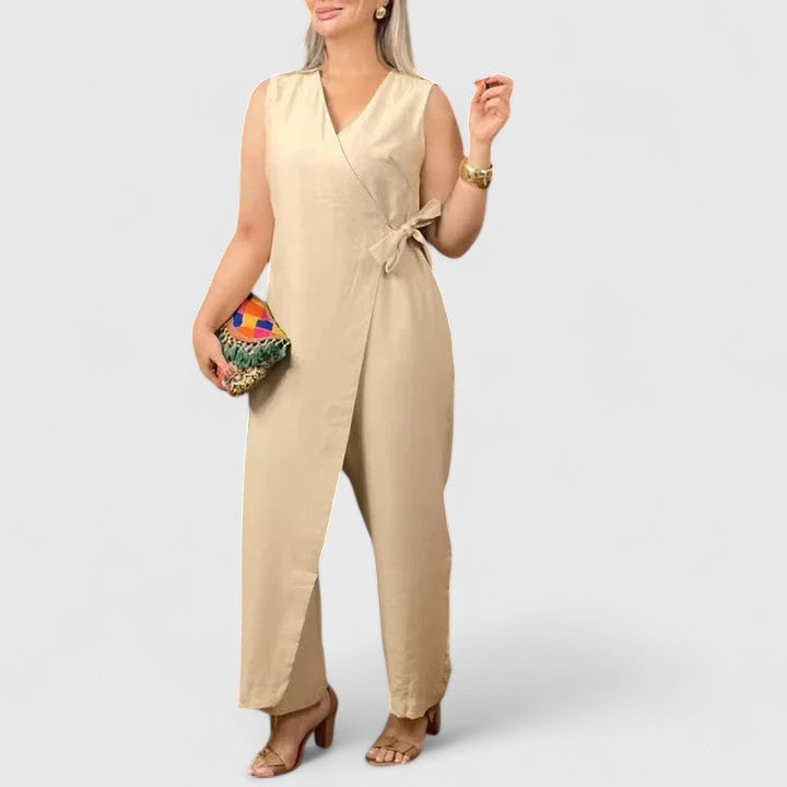 Combinaison femme sans manches avec ceinture taille