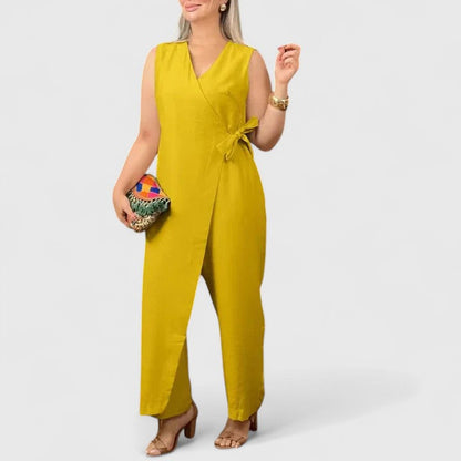 Combinaison femme sans manches avec ceinture taille