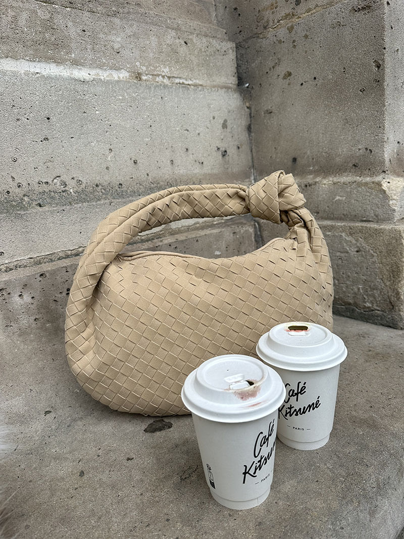 Sac Hobo Tressé avec Détail Nœud - Chic et Authentique