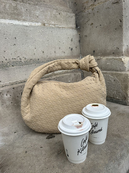 Sac Hobo Tressé avec Détail Nœud - Chic et Authentique