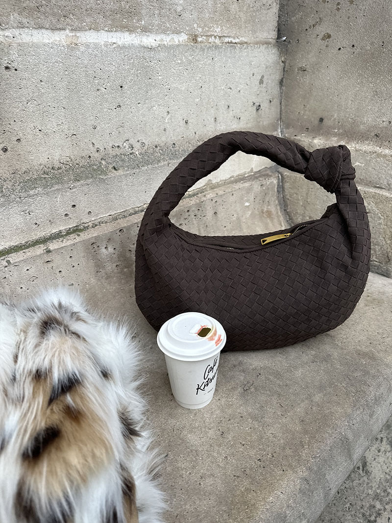 Sac Hobo Tressé avec Détail Nœud - Chic et Authentique