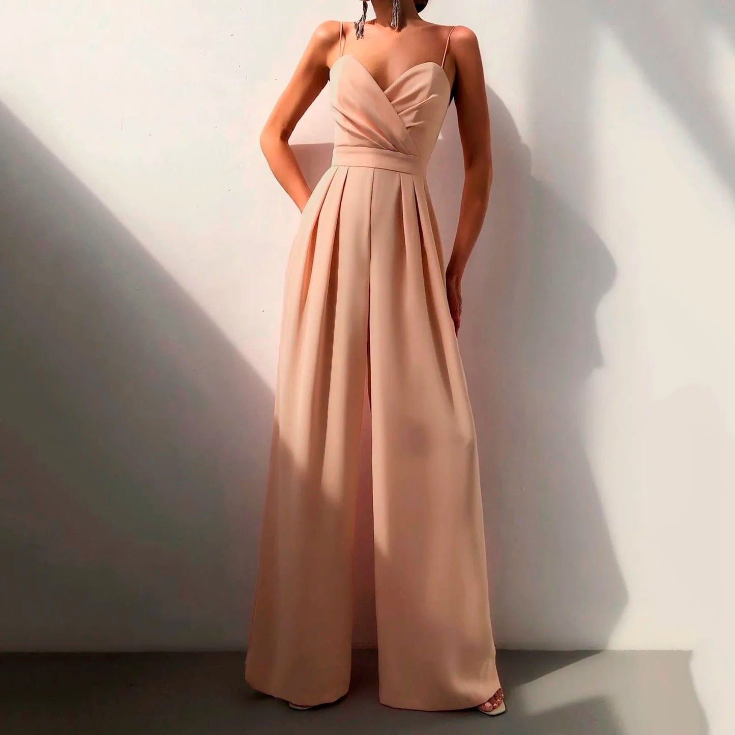 Robe féminine légère et élégante pour femme moderne
