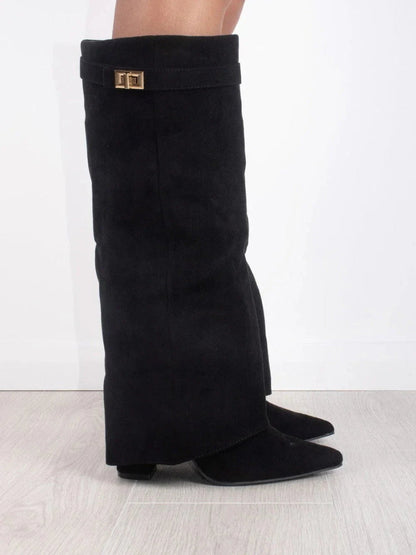 Bottines Femme en Suede Noir avec Détails Dorés
