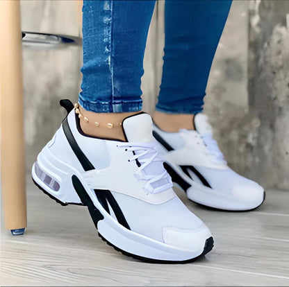 Baskets Femme Blanche et Noir Sport Chic